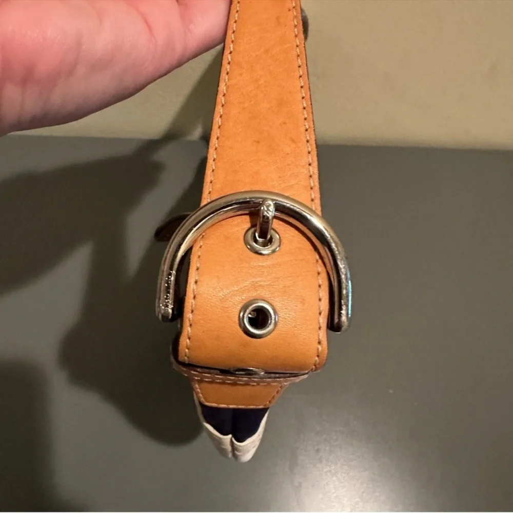 Vintage Y2K Coach SoHo mini Hobo
Navy and White style 4431 (2004) - Picture 6 of 14